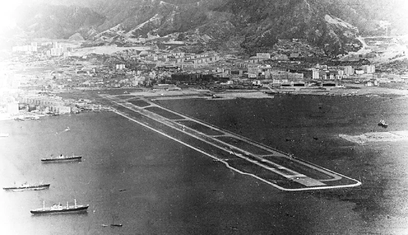 Kai Tak Airport in 1971